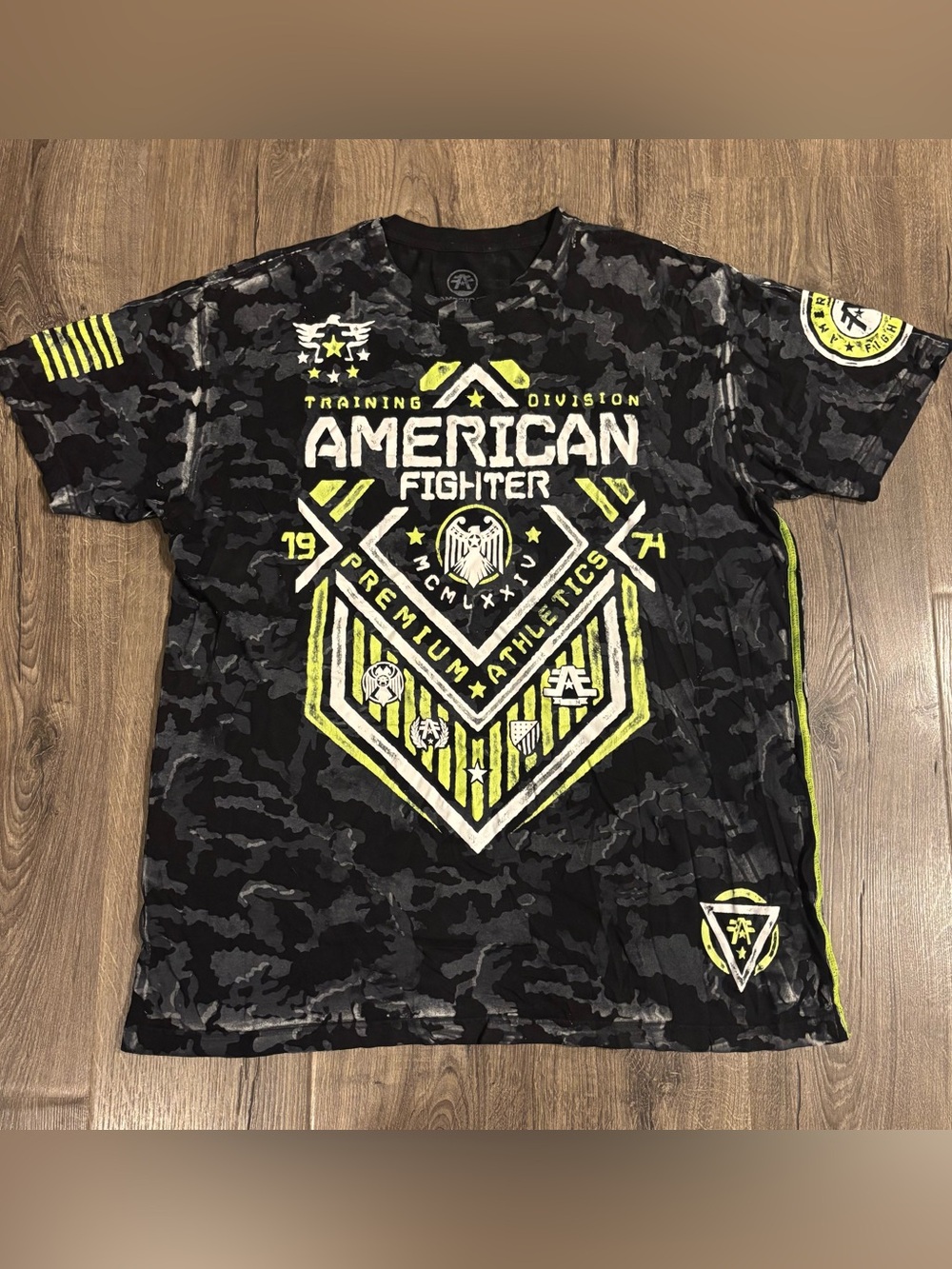 American Fighter T-Shirt Mens Medium Black Camo Neon Yellow Graphic Tee Sz 2XL